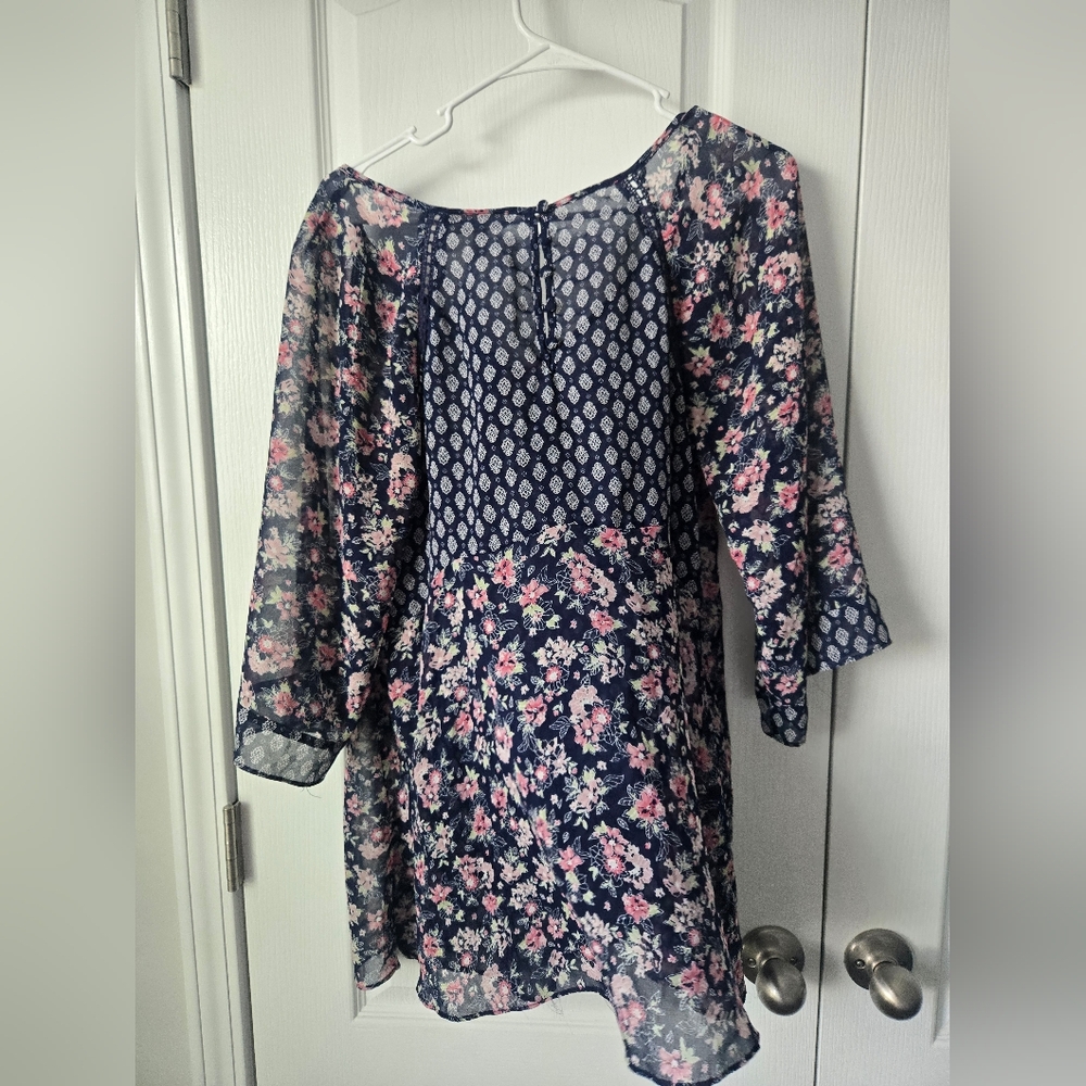 Jessica Simpson Navy Floral Blouse Size - Picture 2 of 5